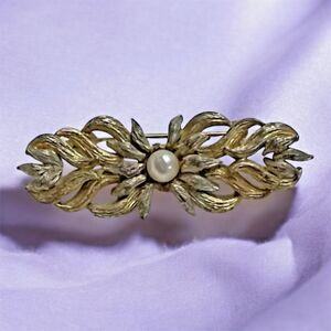 Vintage Signed West Silver Goldstone Pearl Brooch